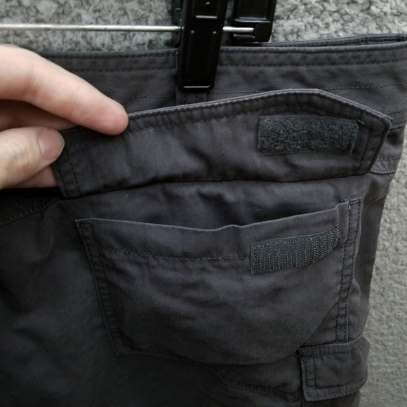 Cabela's Men's 40 Dark Gray Cargo Shorts 70% Cotton 30% Nylon 39.75" 5" 12" - Picture 10 of 12